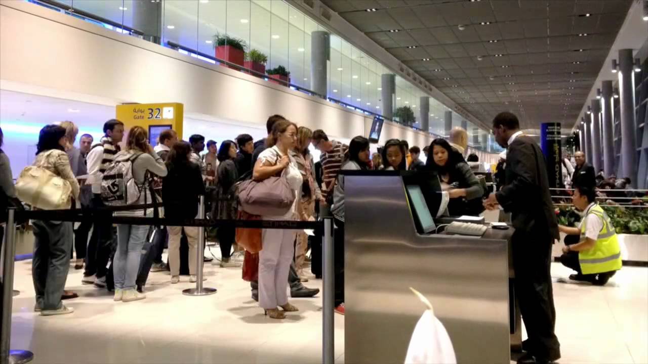 Rashtra Jagrookta | लगातार सामने आ रही एयरलाइन घटनाओं से भारतीय हवाई अड्डों...