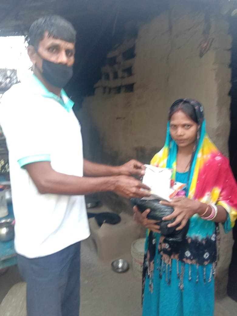 Rashtra Jagrookta | दलित और आदिवासी टोलों में राशन पहुंचाने का काम रहा है यह...