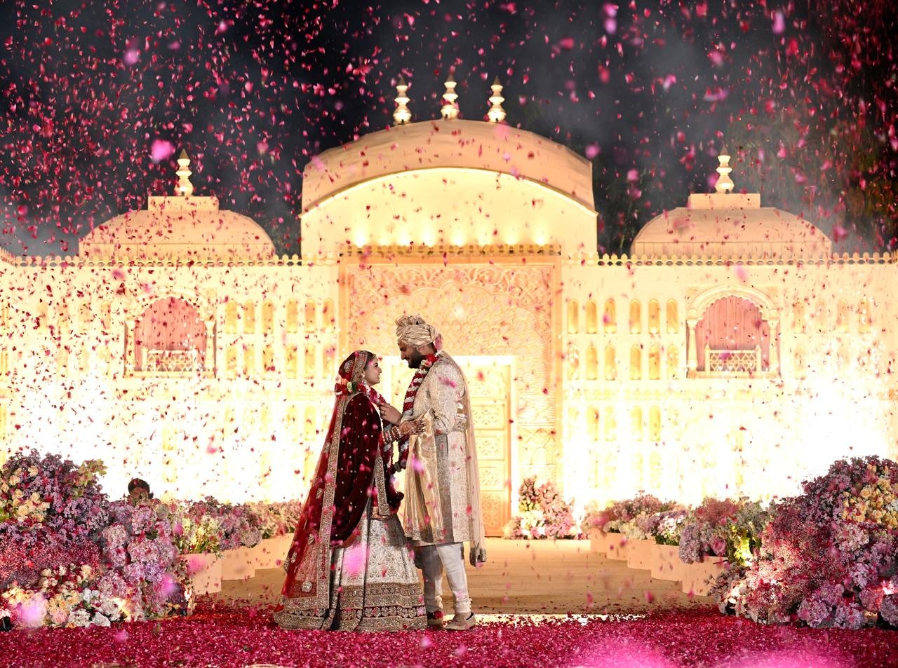 Rashtra Jagrookta | अपने बेटे की शादी के उपलक्ष्य पर गौतम अदाणी ने लिया सेवा...