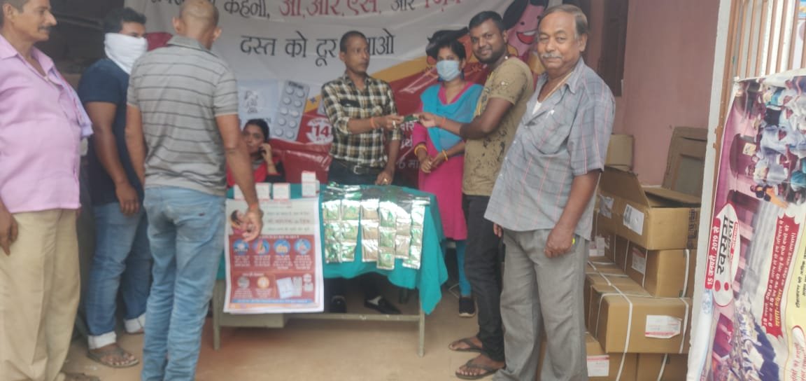 Rashtra Jagrookta | बच्चों का खिलाई गई एल्बेंडाजोल की गोली