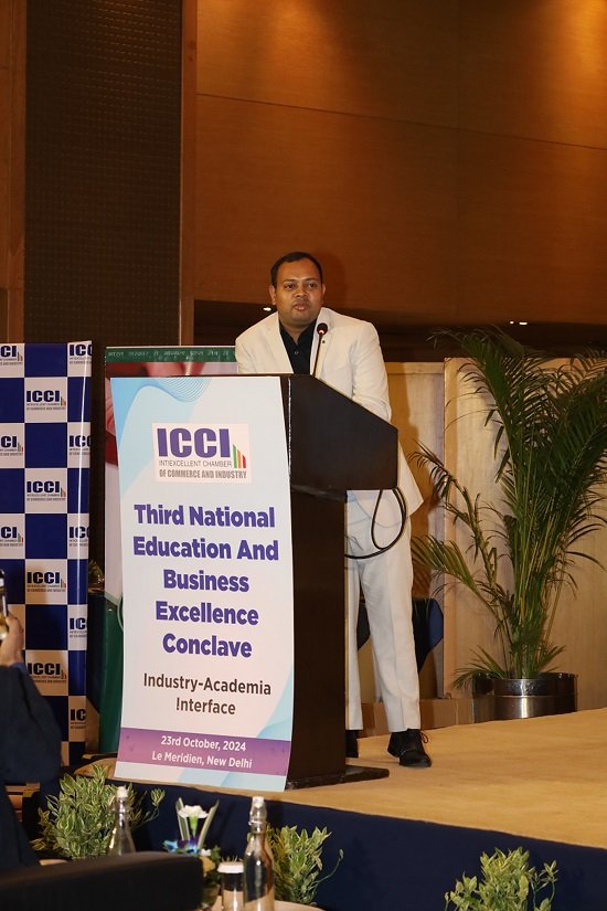 Rashtra Jagrookta | आईसीसीआई ने सुमित महाजन को यंग इंटरप्रेन्योर ऑफ द ईयर...